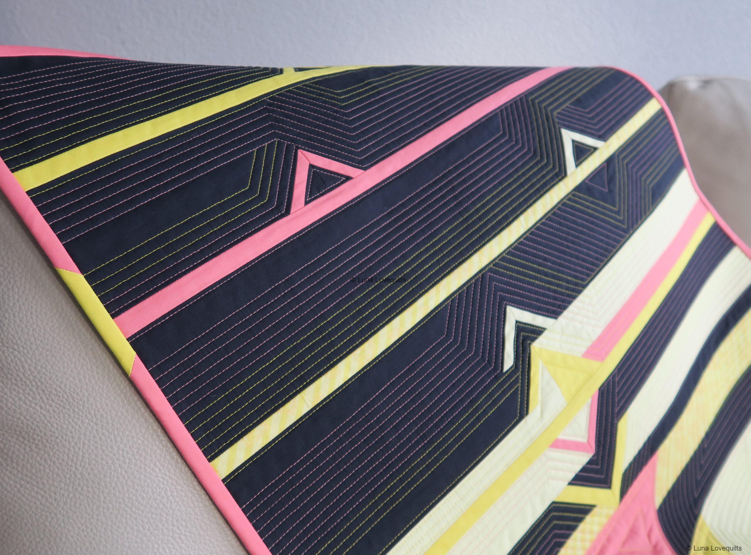 Luna Lovequilts - Horizon quilt pattern - Quilting close-up