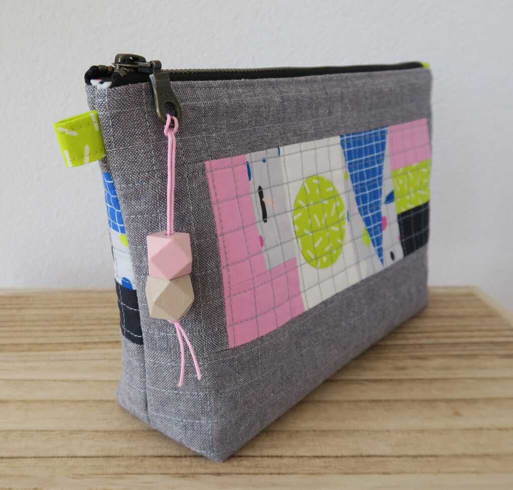 Luna Lovequilts - LOVE quilted pouch - Zipper pull