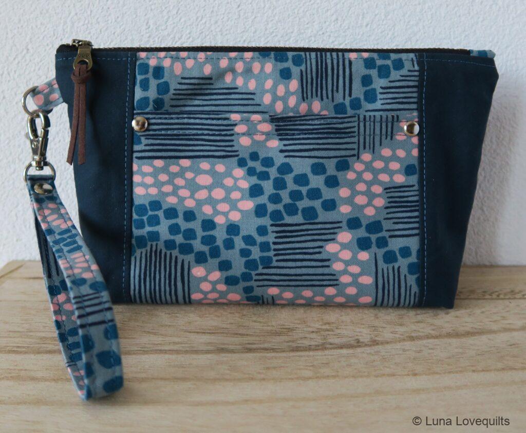 Luna Lovequilts - Norfolk Pouch pattern by SOTAK - Waxed Canvas