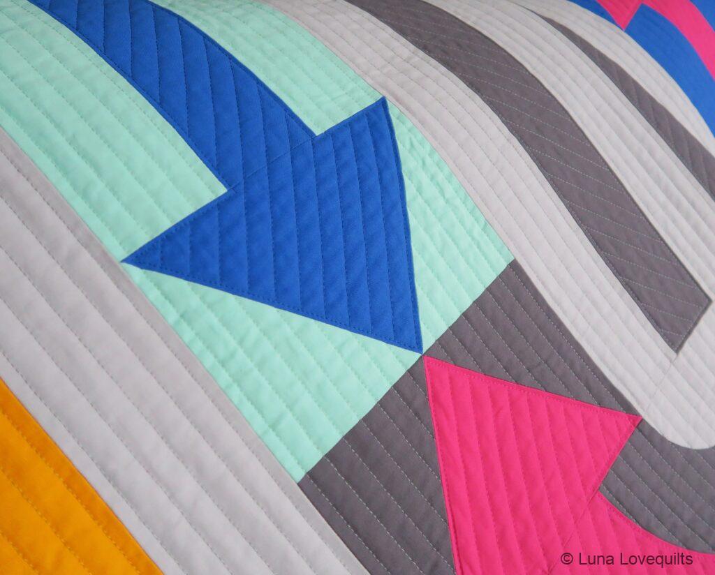 Luna Lovequilts - Quilting close-up