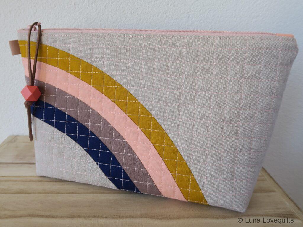 Luna Lovequilts - Rainbow quilted pouch - Frontside
