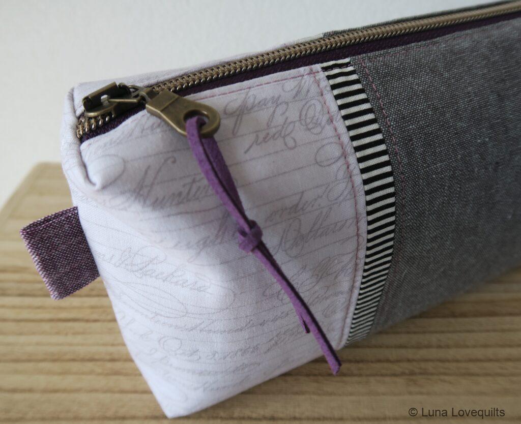 Luna Lovequilts - Boxy Pouch - Text in lilac version