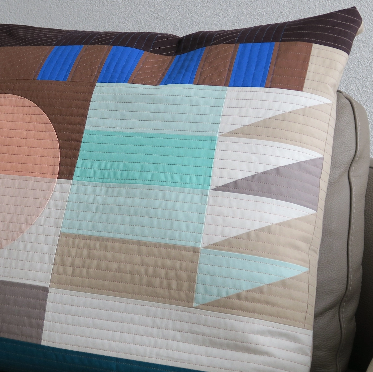Luna Lovequilts – Big Rectangle Quilted Cushion – Triangles