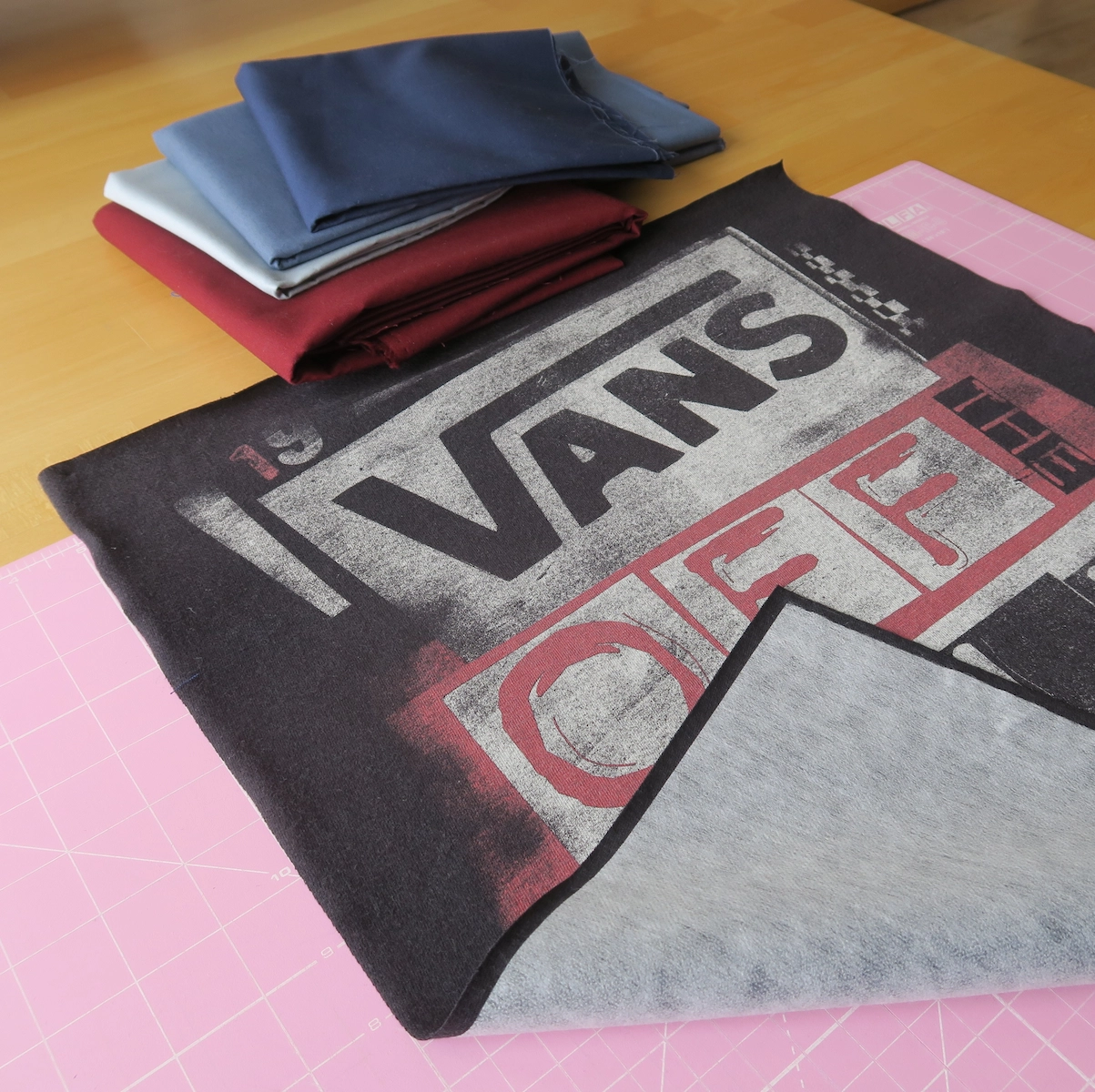 Luna Lovequilts – T-Shirt Project – Interfacing Luna Lovequilts - T-Shirt Project - Interfacing