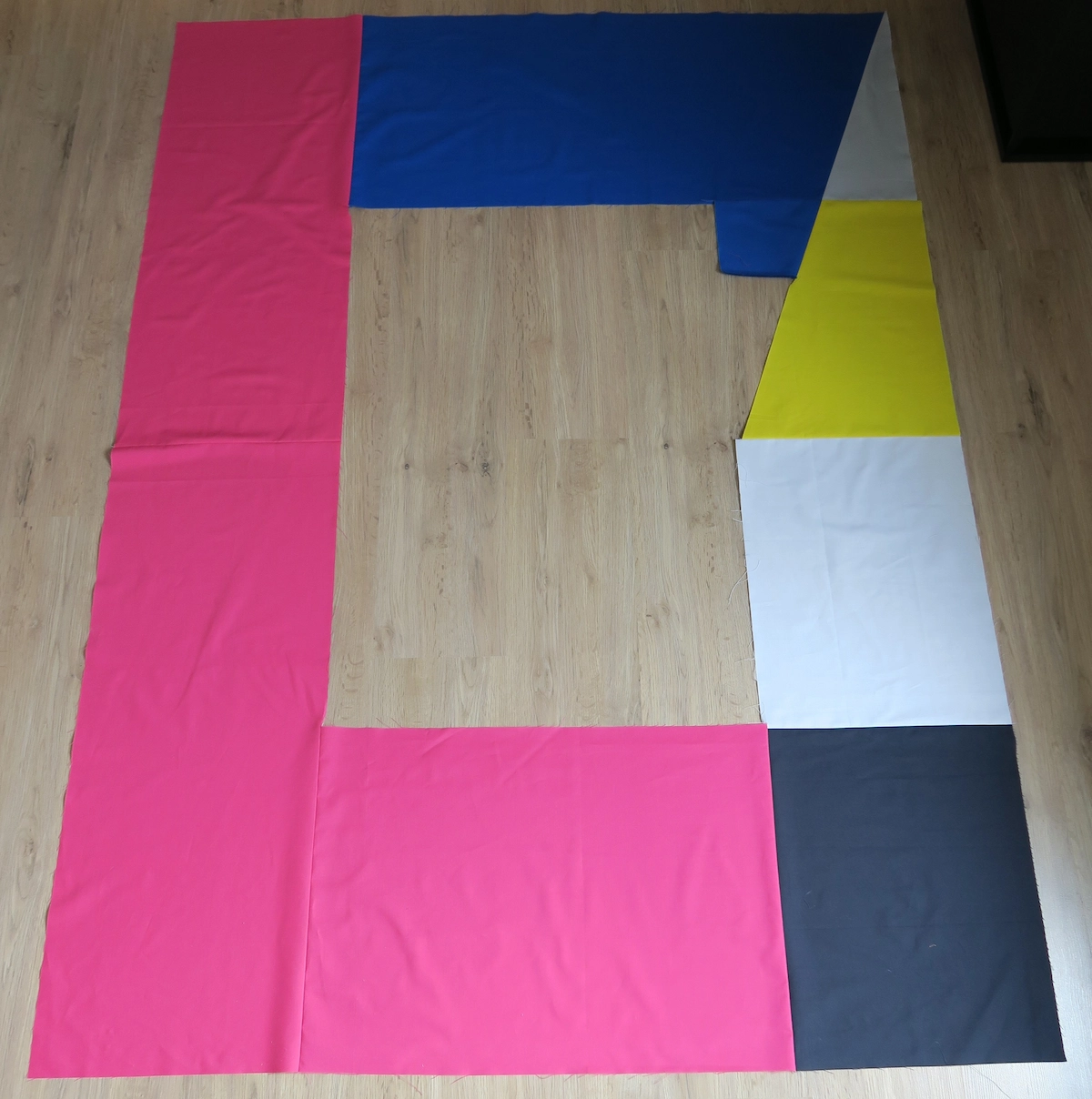 Sophie Zaugg – Quilt – LOVE – Pieced Background Sophie Zaugg - Quilt - LOVE - Pieced Background