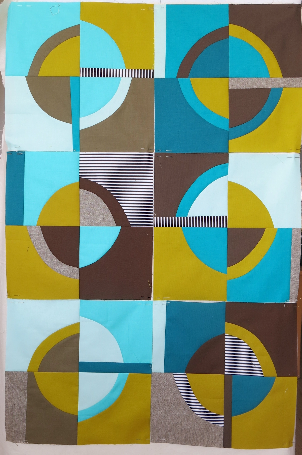 Sophie Zaugg - Quilt - Retro - Assembly