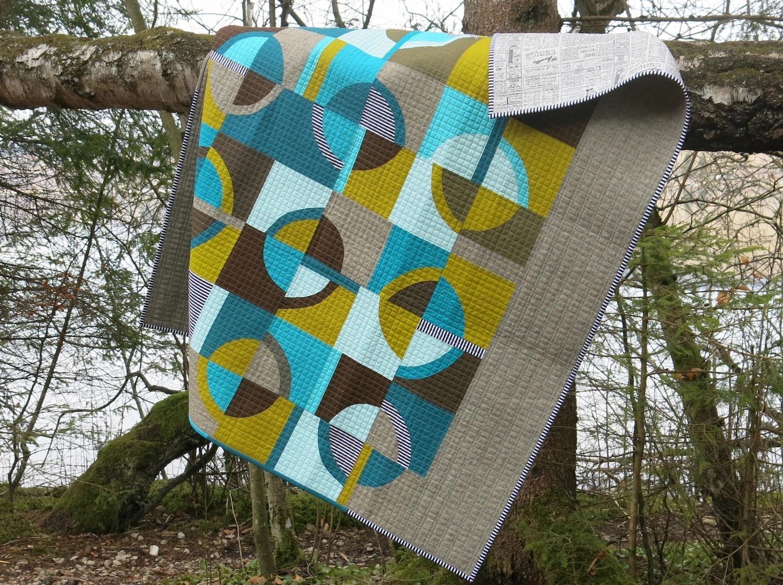 Sophie Zaugg - Quilt - Retro - Outside
