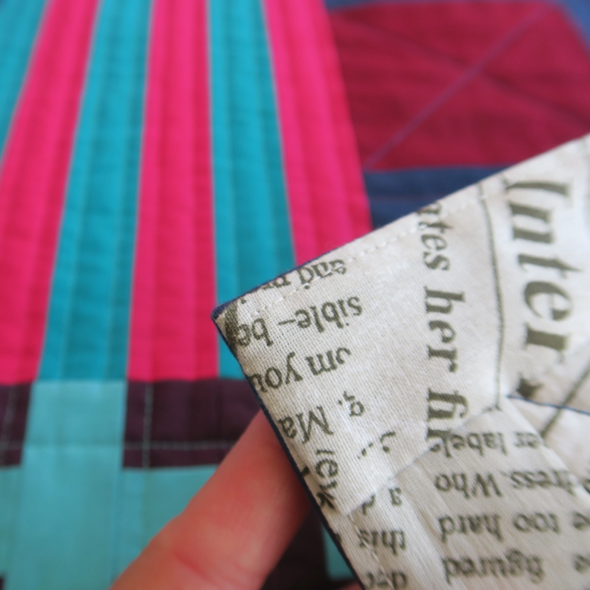 Luna Lovequilts - Tutorials - Facing - Finished Corner - Back Side