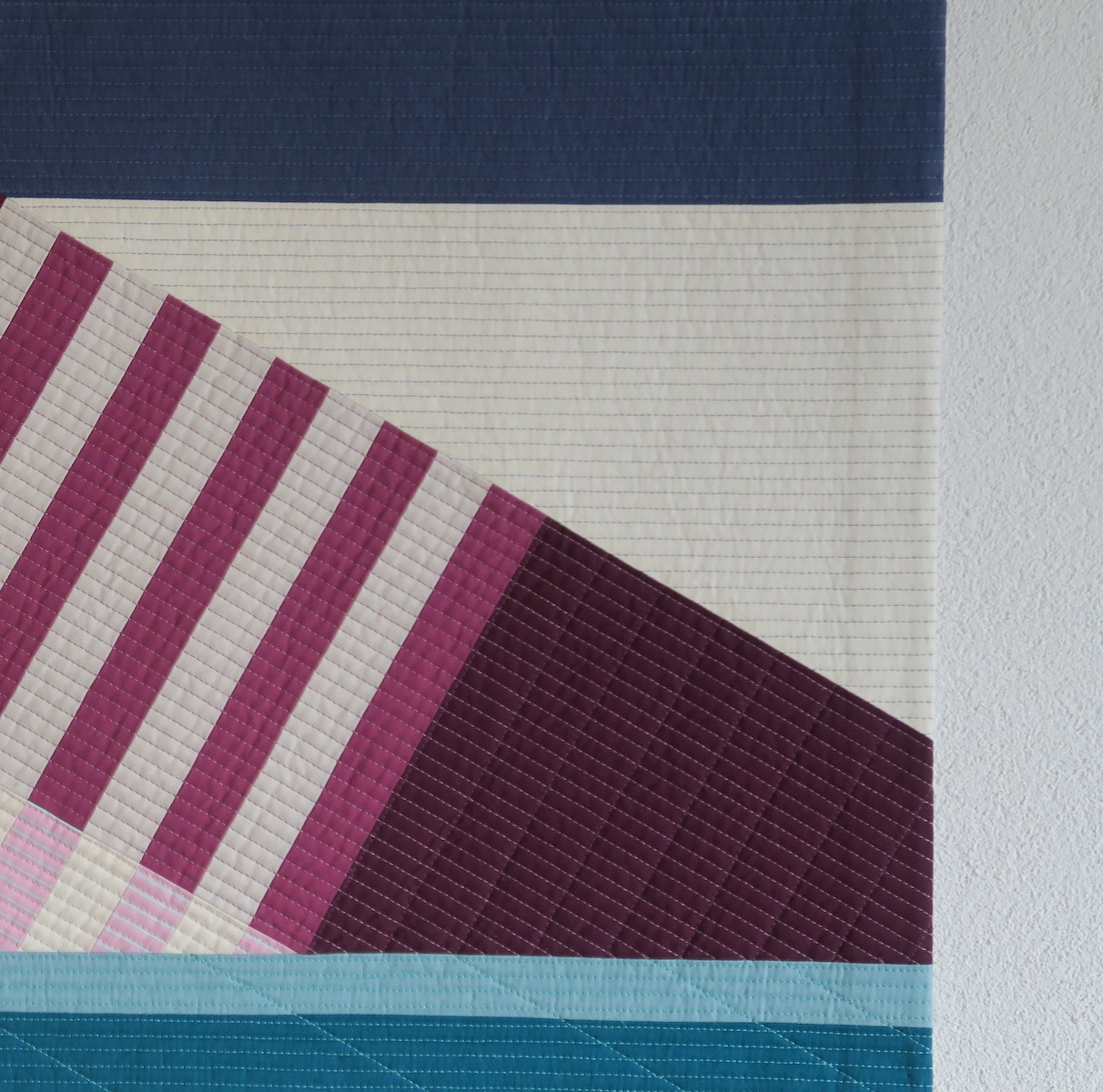 Luna Lovequilts - Tutorials - Facing - Finished Corner - Shadow on the Front