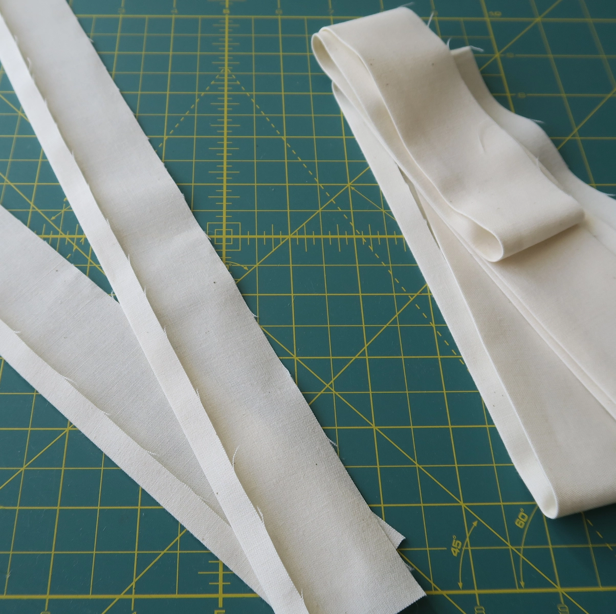 Luna Lovequilts - Tutorials - Facing - Strips