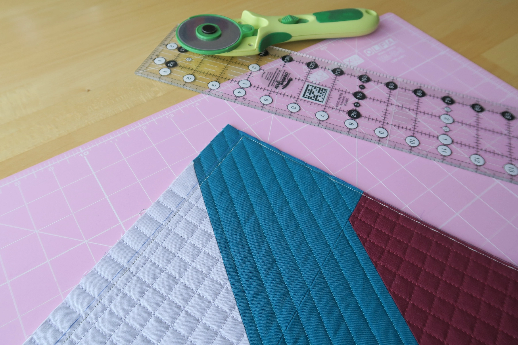 Luna Lovequilts - Tutorials - Trimming - Cutting