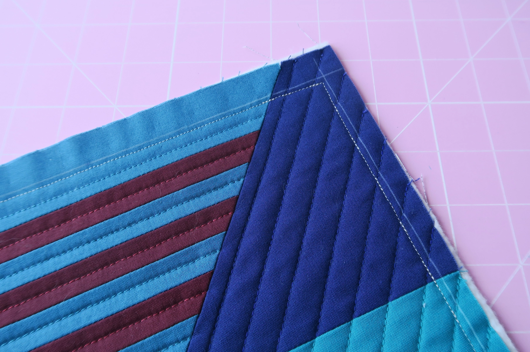 Luna Lovequilts - Tutorials - Trimming - Seam