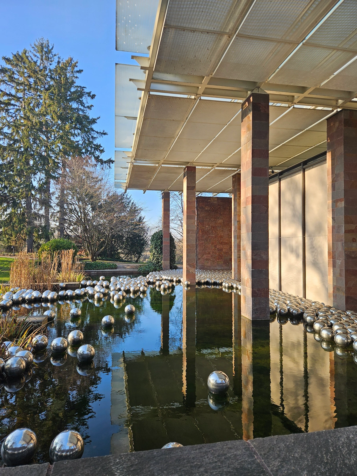Fondation Beyeler - Yayoi Kusama - Outside