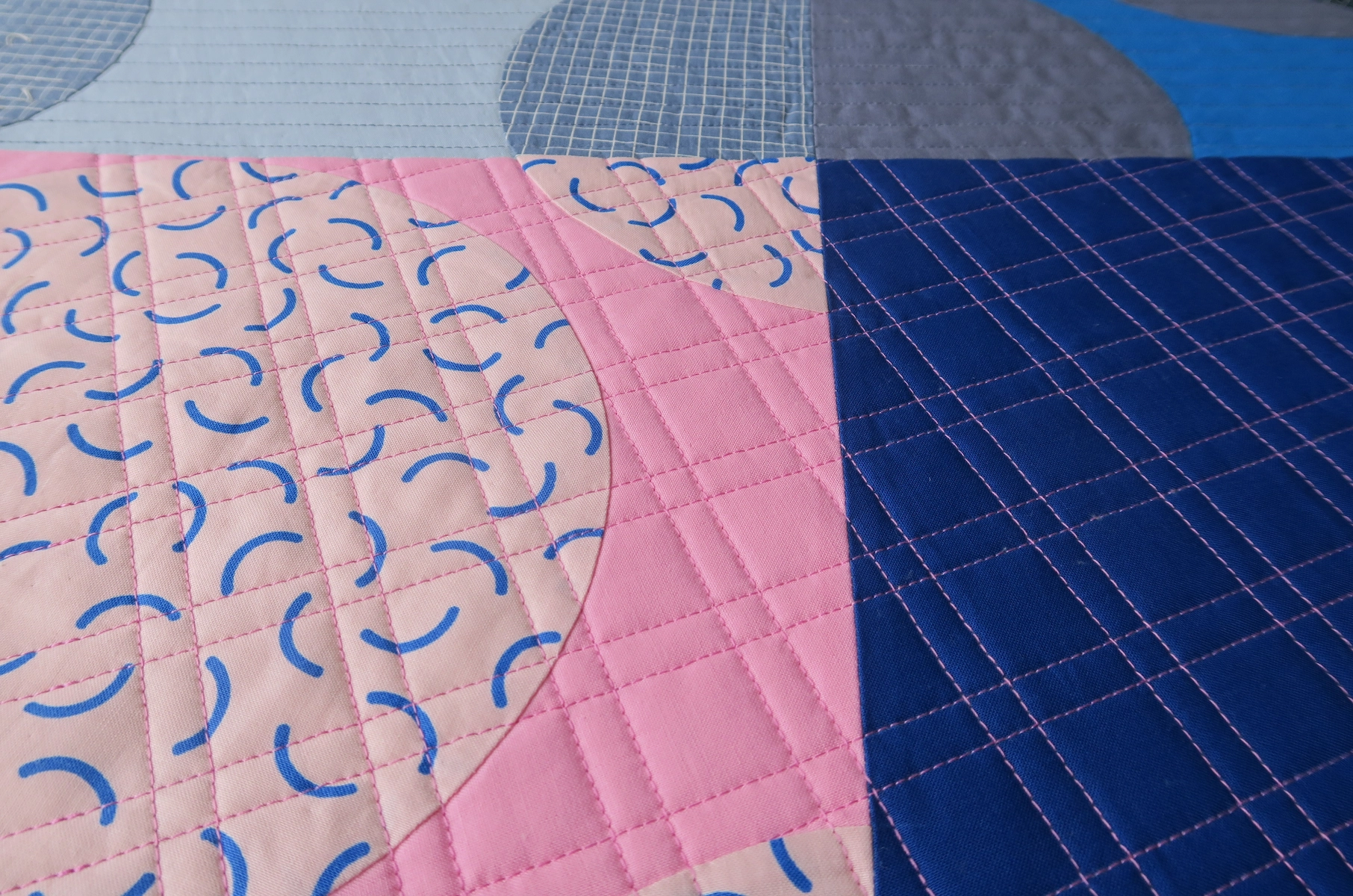 Luna Lovequilts – Interaction VII – Quilting in Progress Luna Lovequilts - Interaction VII - Quilting in Progress