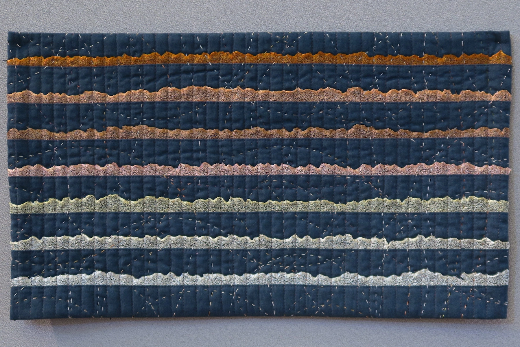 Association Jurassienne de Patchwork - Exposition 2026 - Maria Vuilleumier - Lignes version foncée