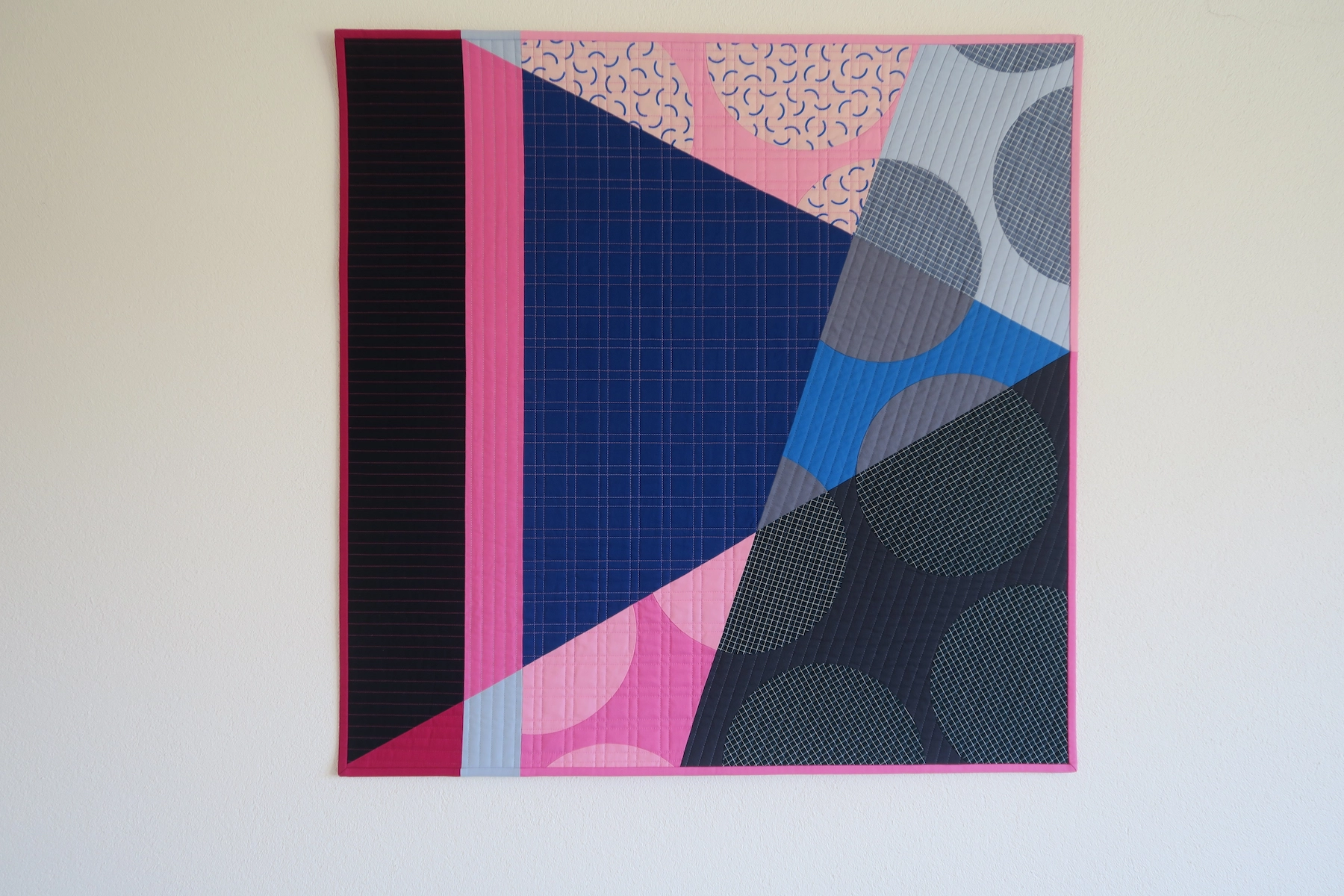 Luna Lovequilts - Quilt Photography - Full Picture before cropping