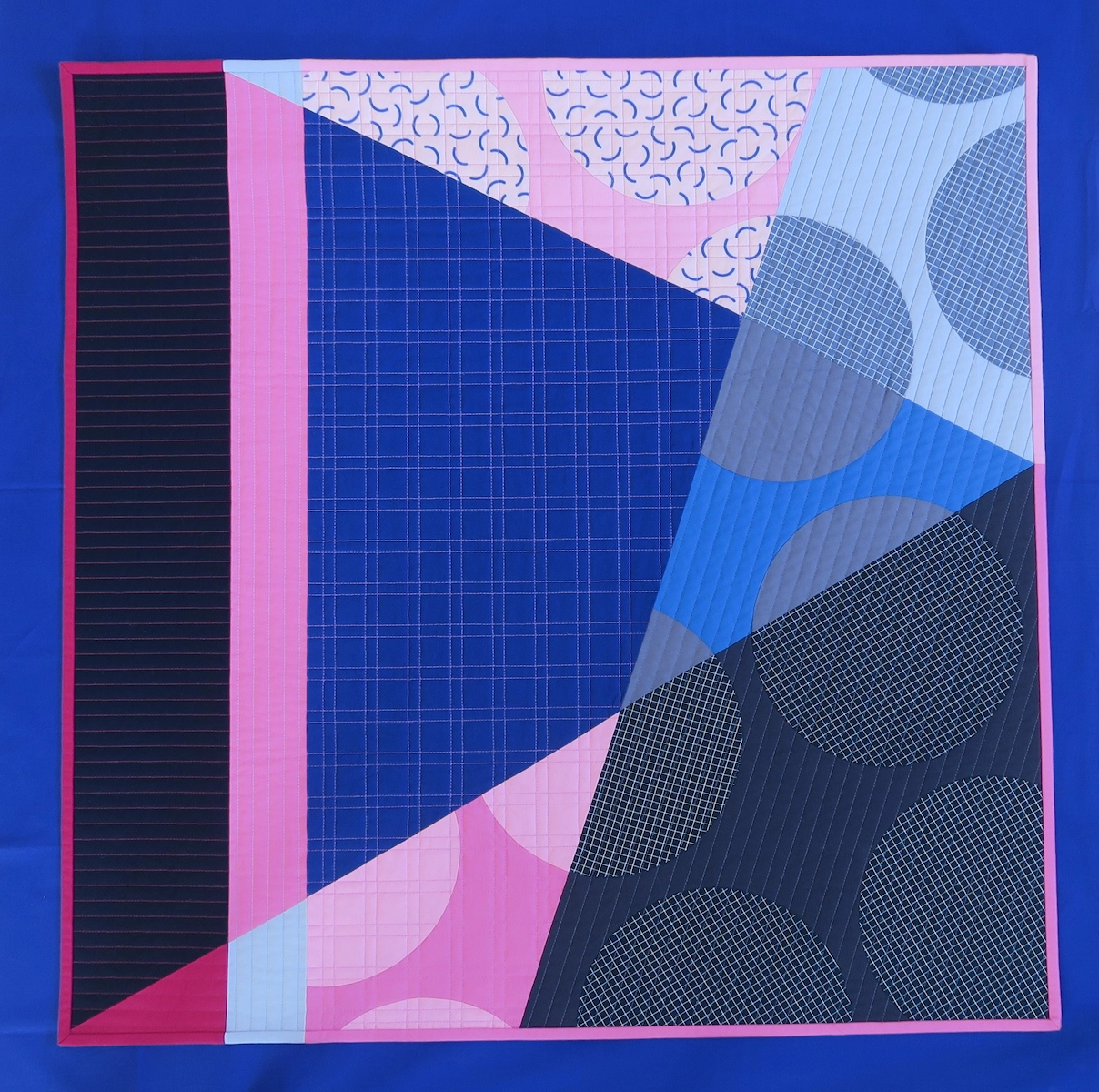 Luna Lovequilts - Quilt Photography - Not Neutral Background