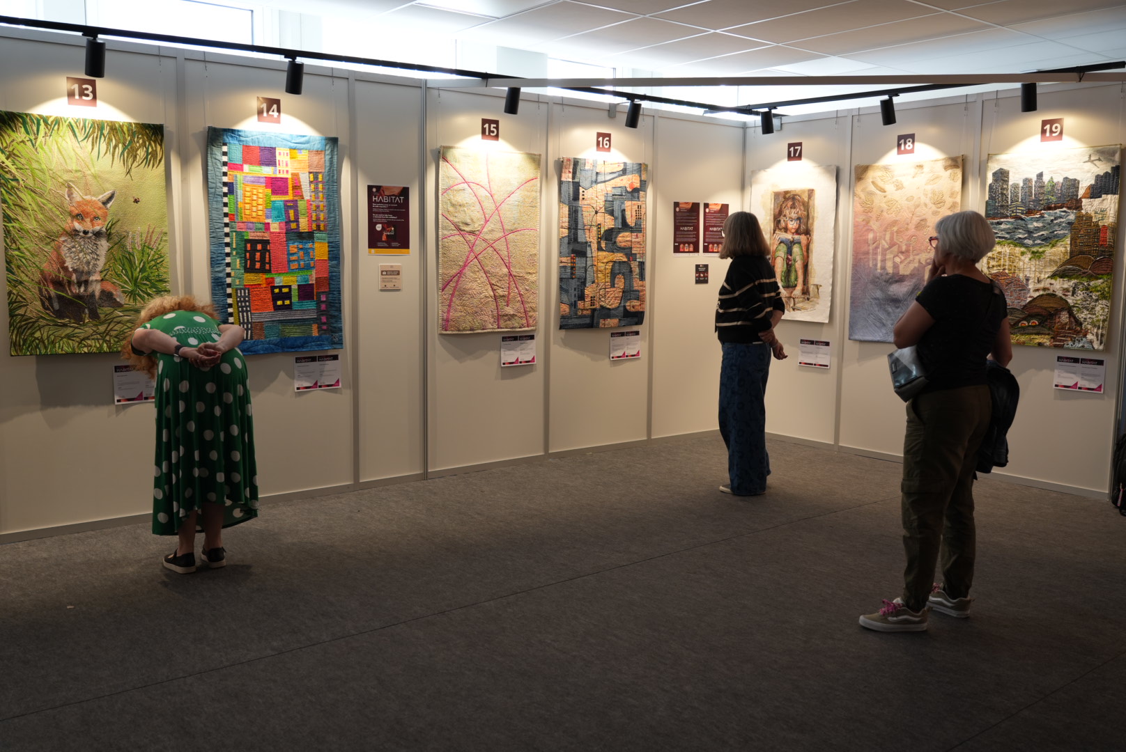 Carrefour European Patchwork Meeting 2026 – Habitat Contest – Seeing the Quilts in Person Carrefour European Patchwork Meeting 2026 - Habitat Contest - Seeing the Quilts in Person